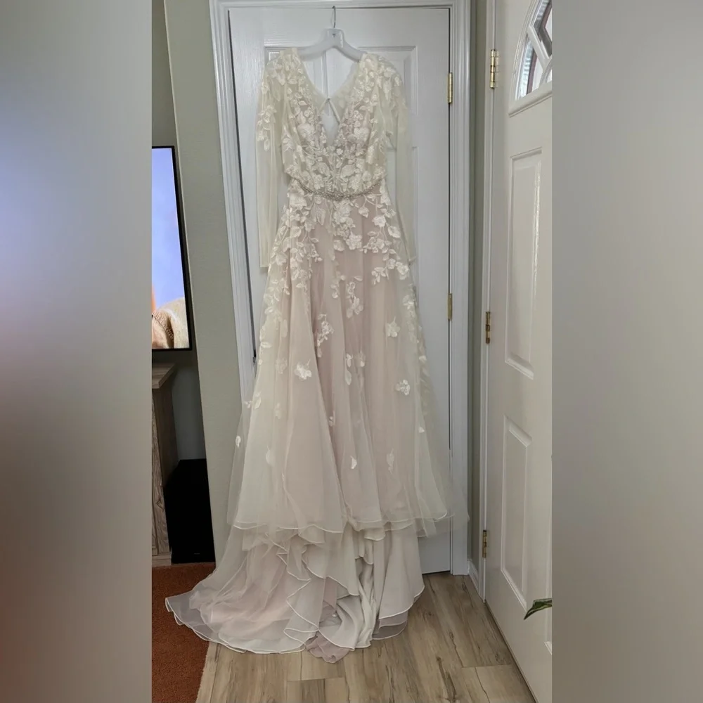 Ivory Wedding Dress by Galina Signature - Picture 7 of 17